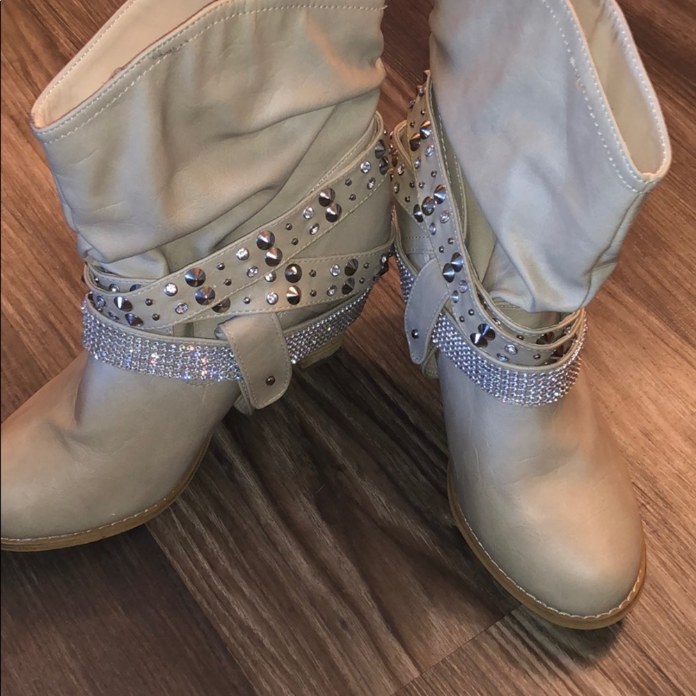NEW: Cream colored booties w/rhinestones